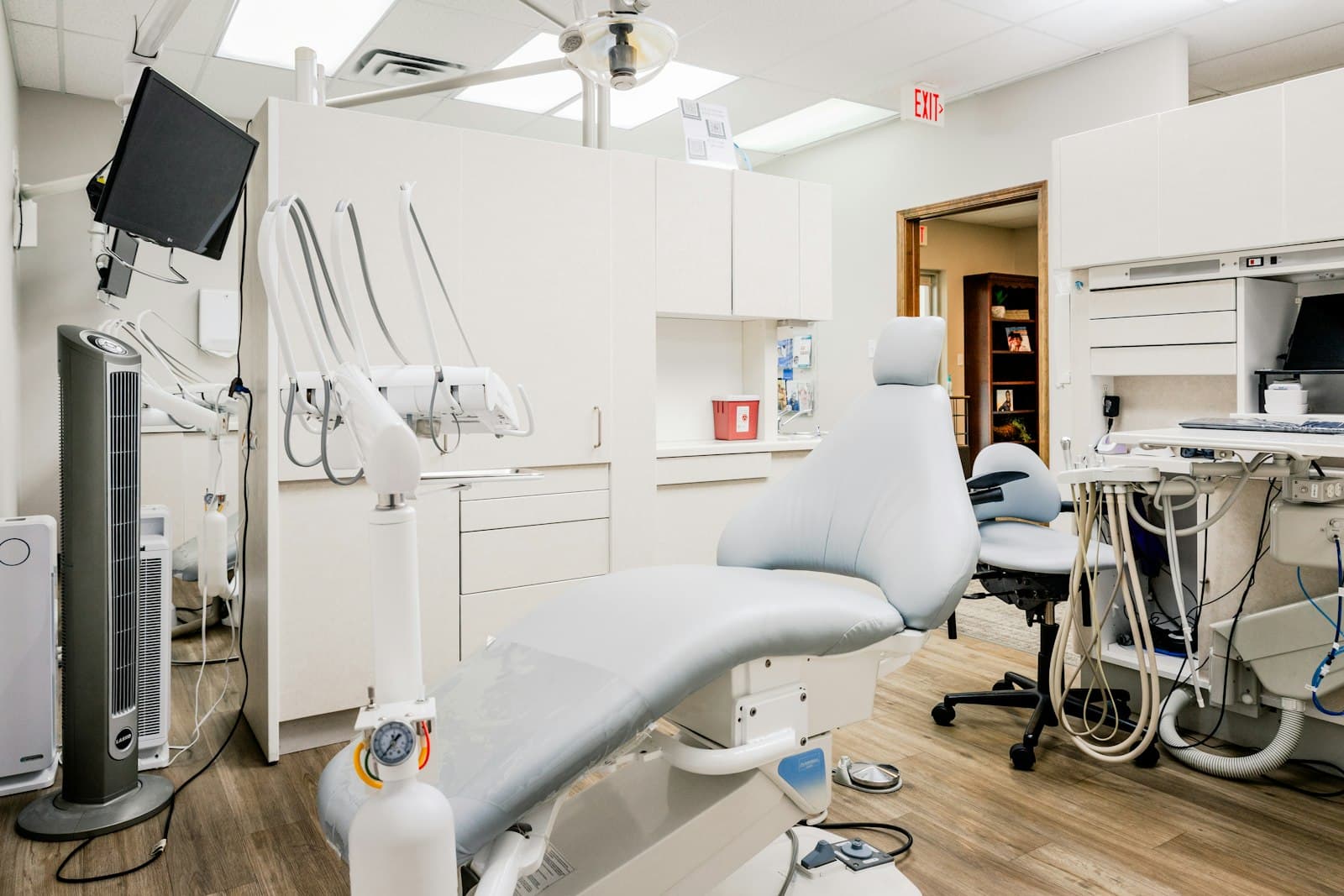 Treatment room and equipment